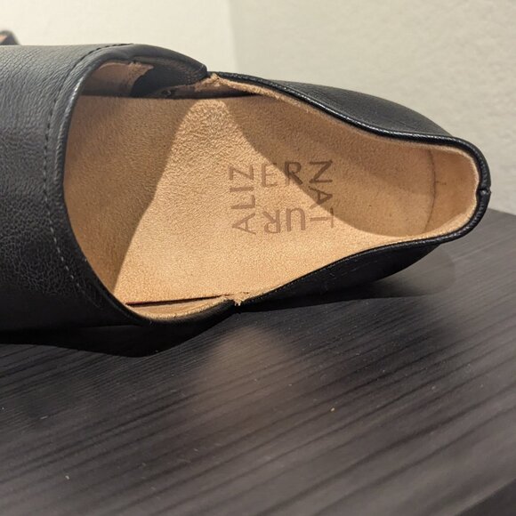 Naturalizer Women's Carlyn Slip-On Low Ankle Bootie Size 5 - Picture 3 of 7